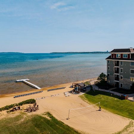 Tamarack Lodge Traverse City Exteriör bild