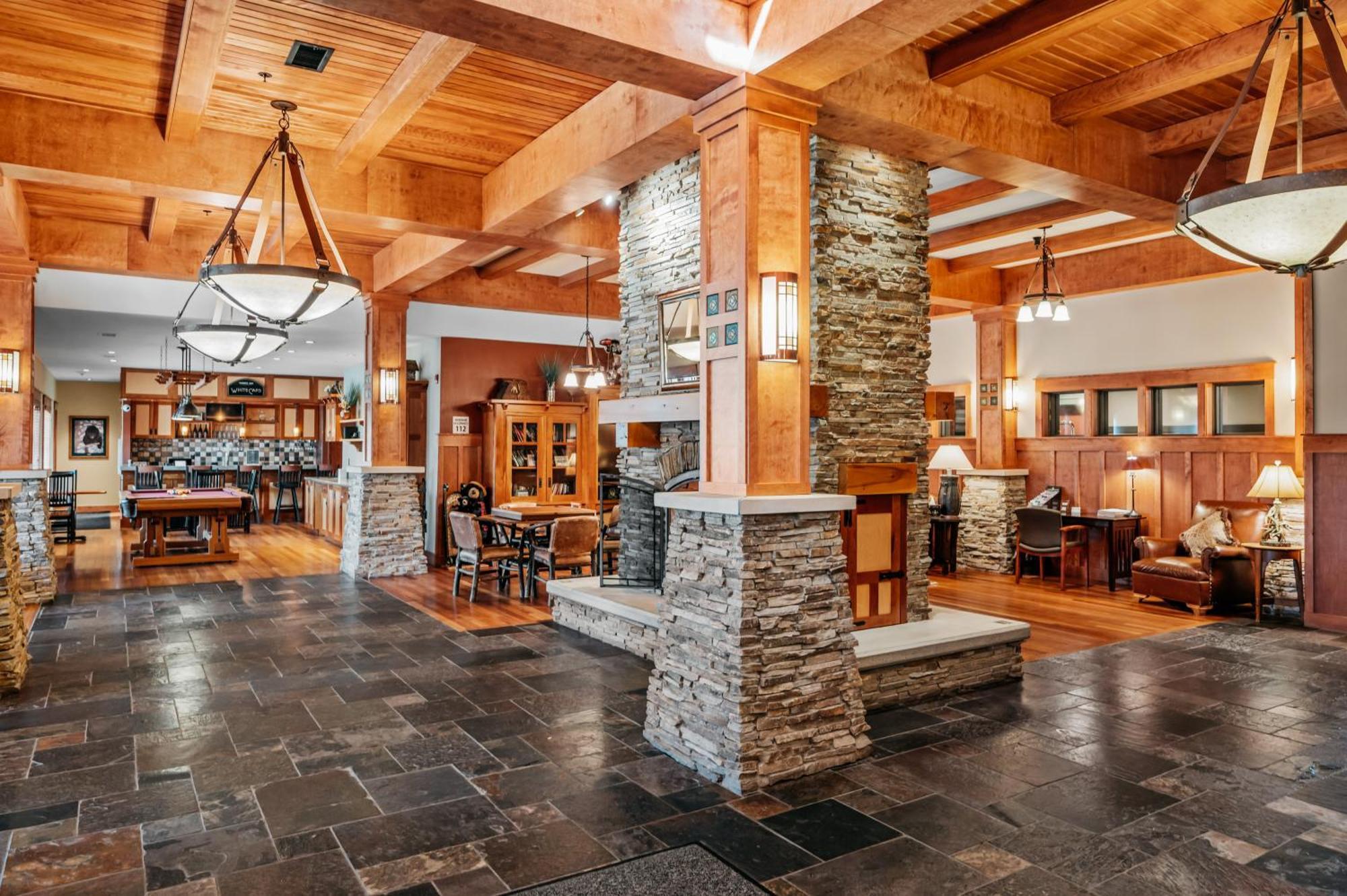 Tamarack Lodge Traverse City Exteriör bild