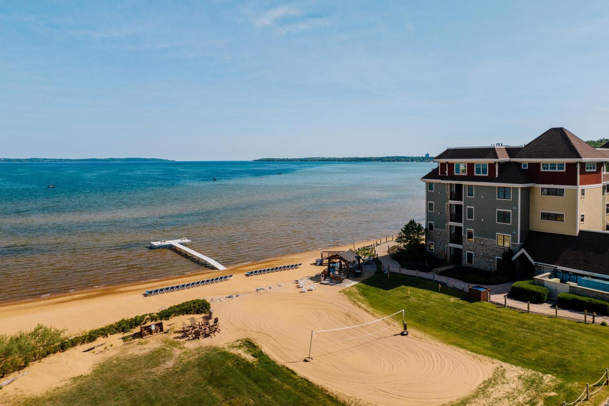Tamarack Lodge Traverse City Exteriör bild